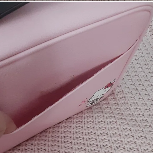Impressions X Hello Kitty Cosmetic Case - Picture 5 of 11